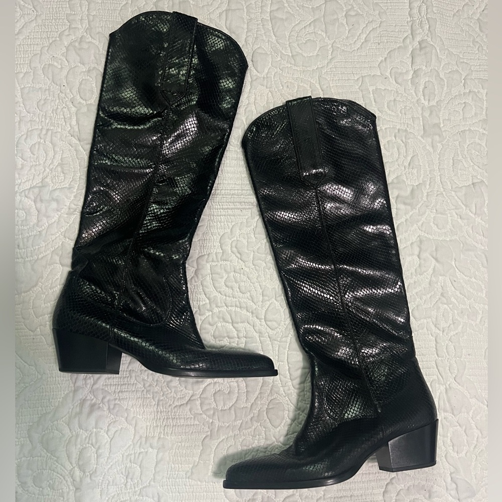 Zara Black Textured Knee-High Heeled Boots